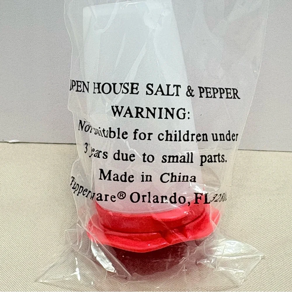 Tupperware open house Red Salt & Pepper Shaker Set